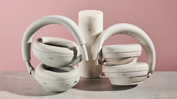 Sony WH-1000XM6 vs Bose QuietComfort Ultra