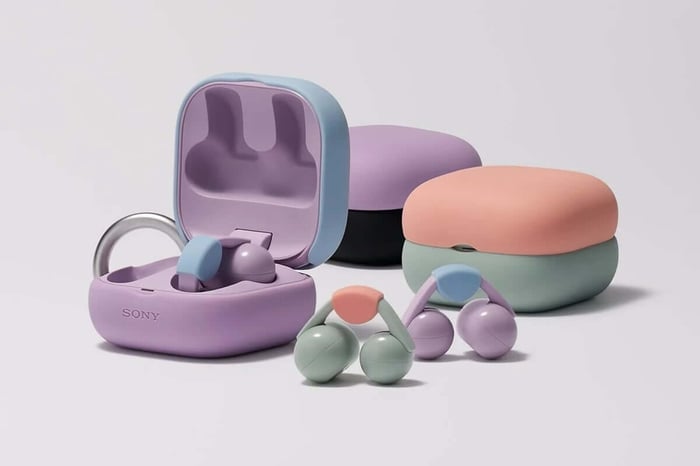 Sony LinkBuds Clip in stylish colors