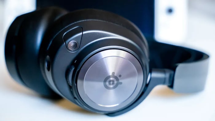 SteelSeries Arctis Nova Pro elegant design