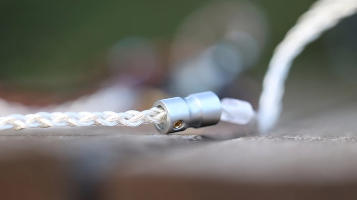 Sweear HE-Live5 modular cable and accessories