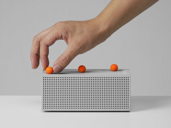 The magnetic balls on the Ball Internet Radio invite playful tuning.