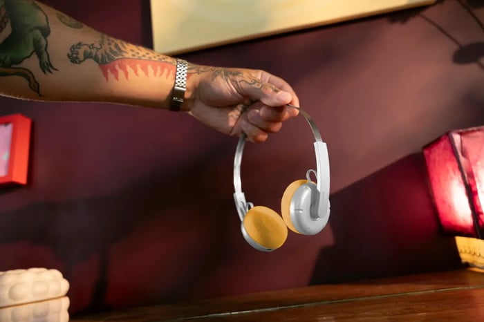 Philips Ringo lightweight retro on-ear headphones
