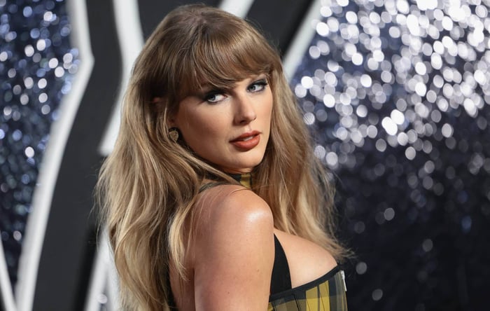 Taylor Swift performing in 2024