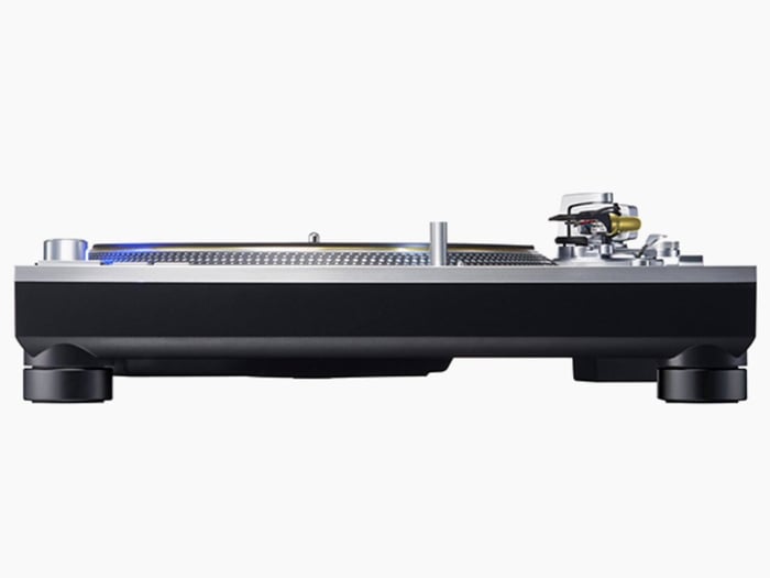 Gold accents add a refined touch to the legendary design.