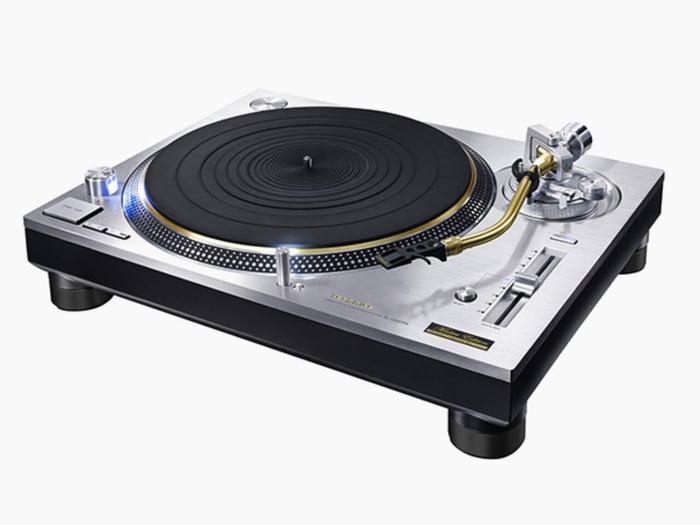 Each unit comes with a unique numbered badge—true collector’s status.