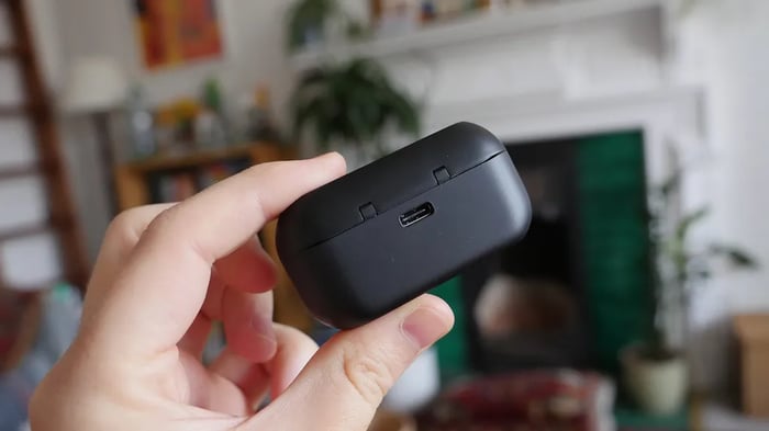 Technics EAH-AZ100 Charging Case