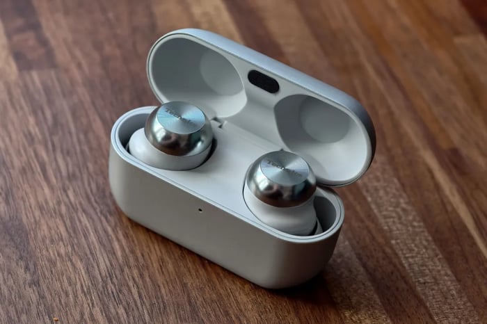 Technics EAH-AZ100 wireless earbuds