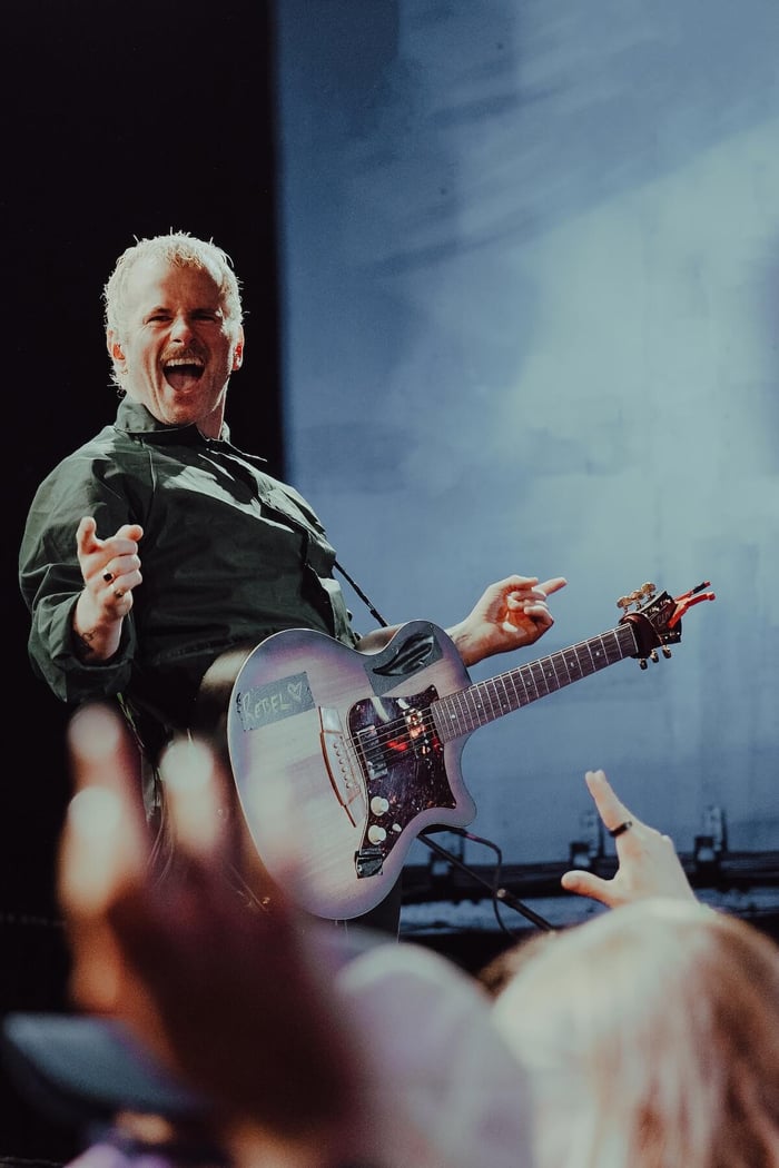 Conor “Doc” Dockery on guitar and backing vocals. (Credit: Asher Selle)