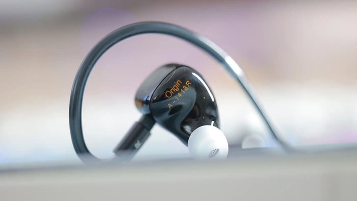 ThieAudio Origin sturdy cable with minimal microphonics