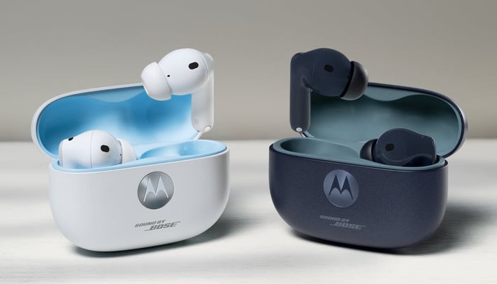 Moto Buds 2 Plus headphones
