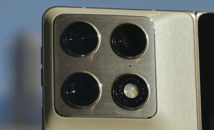 Motorola Razr Fold rear triple camera setup