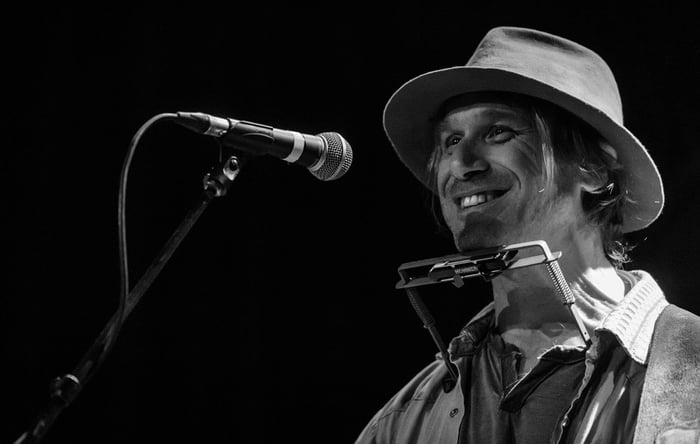 Todd Snider performing, a snapshot of a true alt-country storyteller