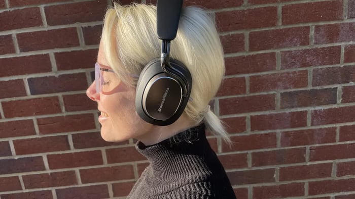 Bowers & Wilkins Px8 S2 headphones showcase