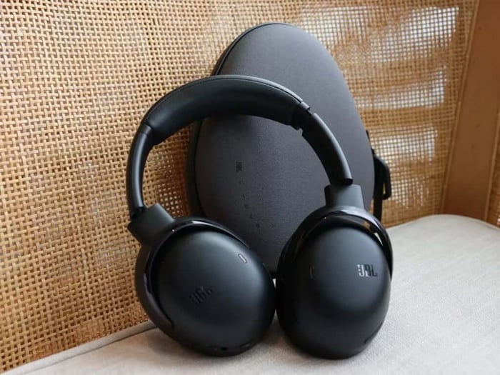 JBL Tour One M3