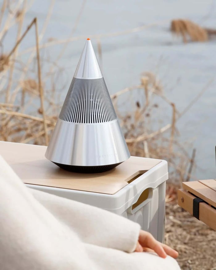 This compact speaker appeals to modern HiFi enthusiasts seeking style and substance