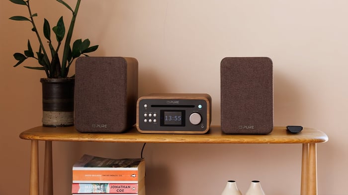Classic C-D4 CD player/radio with retro design