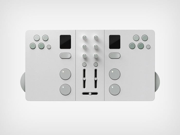 A perfect setup for collaborative DJ sessions