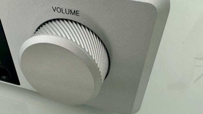 Rotel DX-5 amplifier close-up