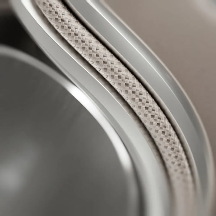 Premium Nappa leather and aluminum components
