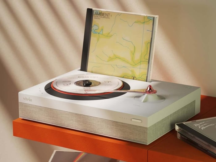 Vivia concept turntable for CDs