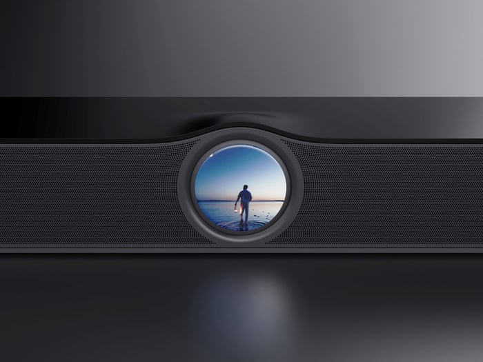Clock faces keep the display lively when no audio is playing.