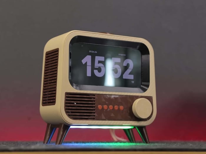 Xiaomi phone in retro TV case