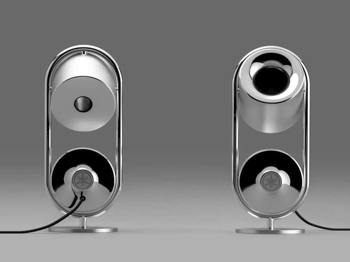 Cristal Concept speaker resembling crystalline form