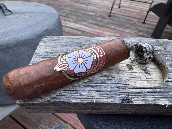 mayflower tobacco Dusk 3-Cigar Assortment Mayflower Dream Robusto (5.550) 