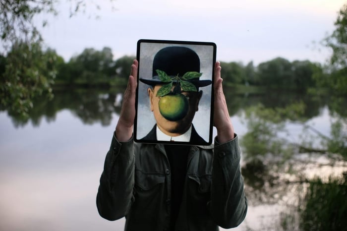 How to Put Someone's Face on a Video (Face Swapping in Videos)