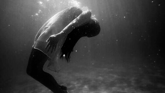 Freediving with underwater version of connecting with the self