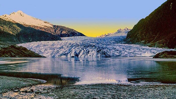 frozen-water-wonders-3-mendenhall-glacier.jpg