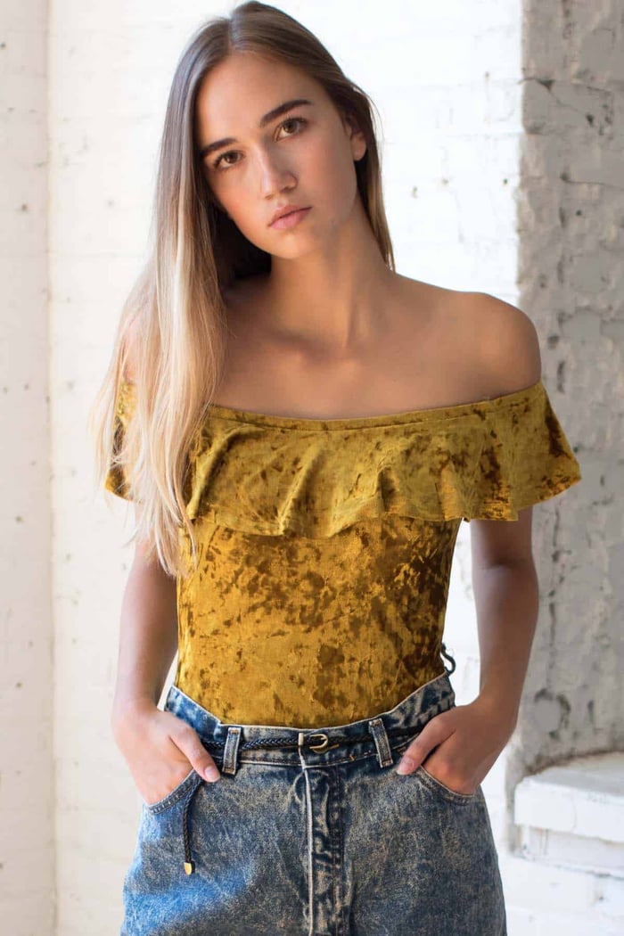 Gold-Off-Shoulder-Velvet-Bodysuit-3