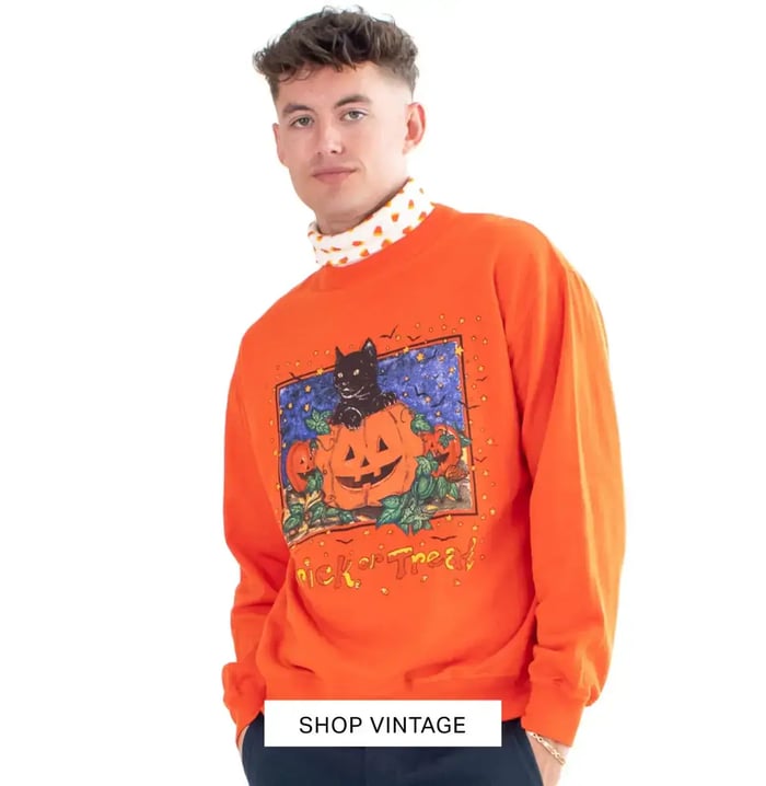 vintage-halloween-sweatshirt.webp