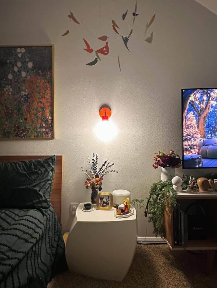 The renter’s guide to fancy lighting (no screws, no wires, no problems)