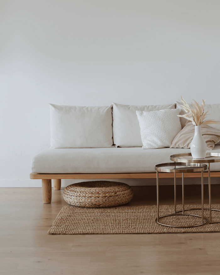 neutral-color-minimalist-living-room