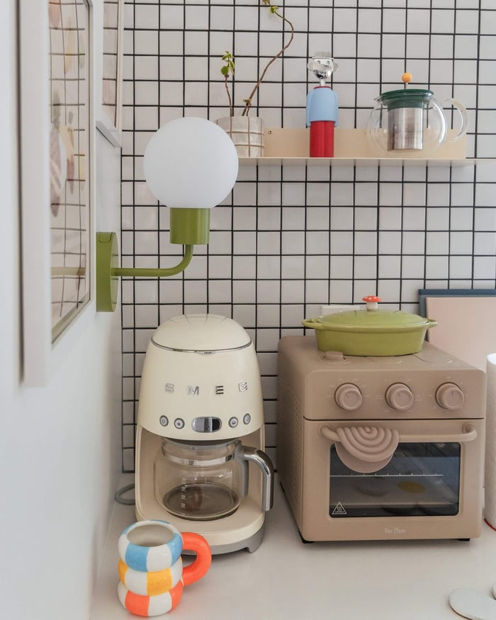 stick-on-wall-sconce-for-rental-lighting