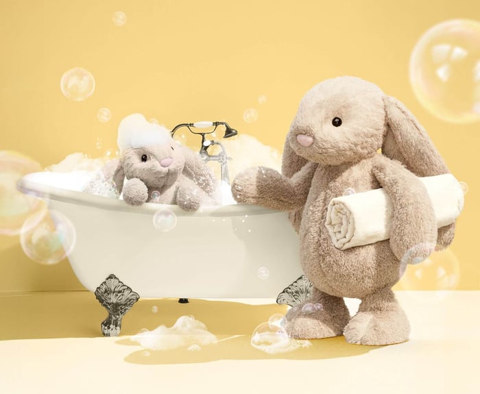 Jellycat bunnies dans le bain