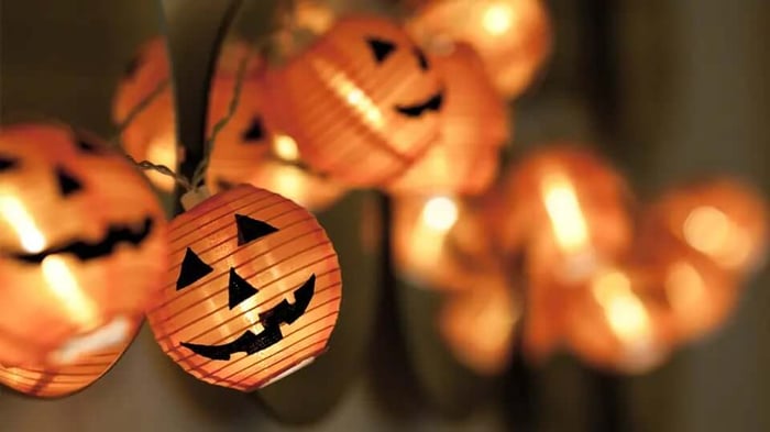 a string of jack o lantern light halloween decorations