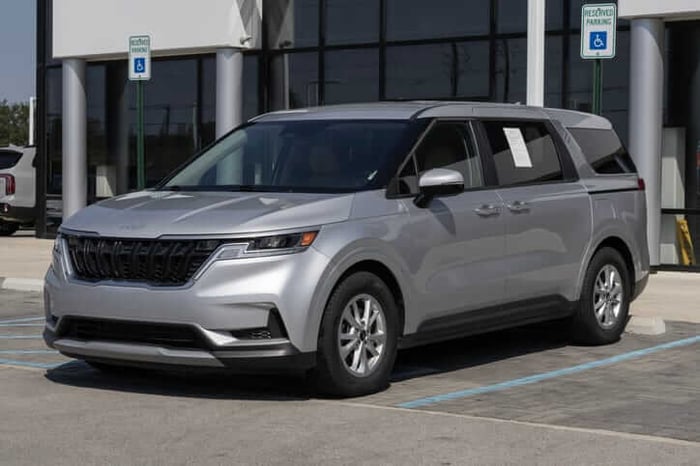 The Minivans with the Best Resale Value in Iowa
