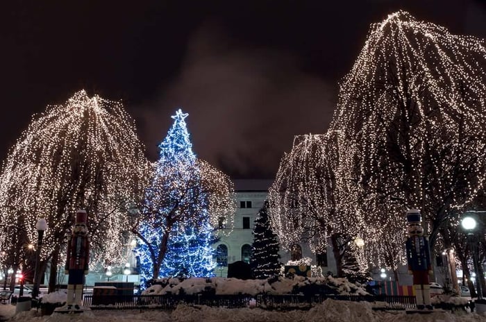 Scenic drive in Minnesota - Rice Park in St. Paul, MN