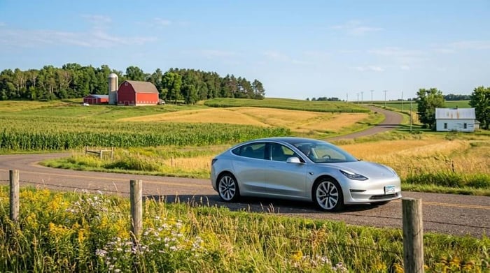 Tesla Model 3 - Long Range EV King