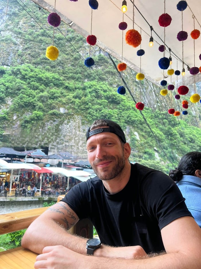 Lunch stop for Guiliano in Peru
