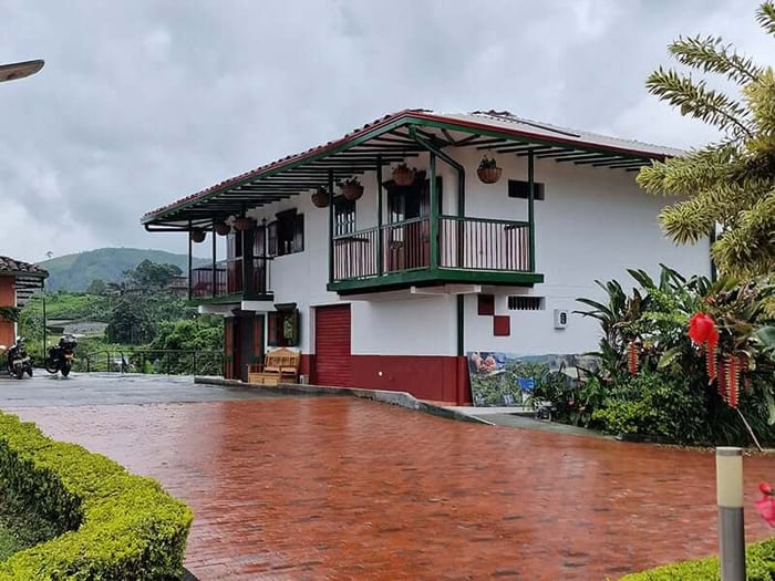 Finca del Cafe - A Day In The Life Of A Chapolera Colombiana