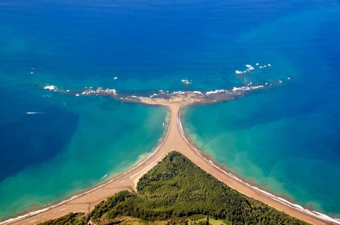 Marino Ballena National Park, Costa Ballena, Uvita beach on left, Hermosa beach on right