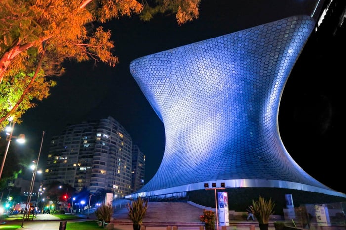 Museo Soumaya in Mexico City lit up at night