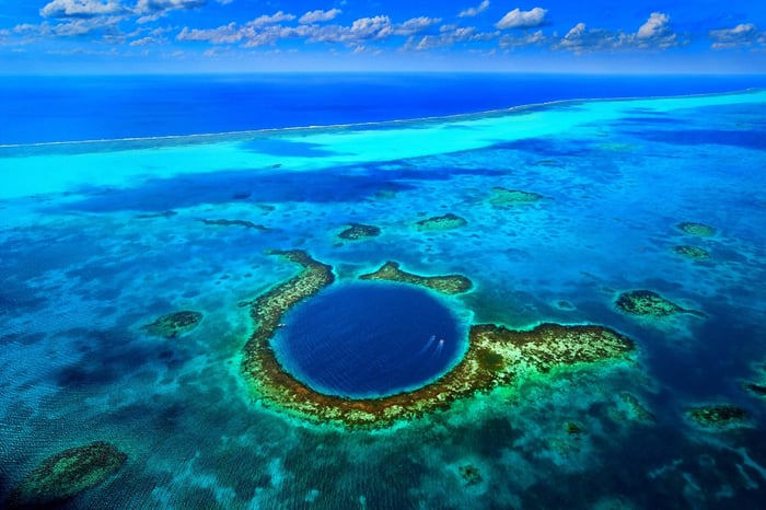 The Great Blue Hole – A Natural Wonder Like No Other