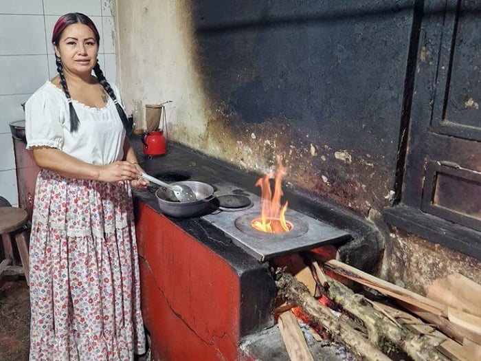 Mana at Finca del Cafe - A Day In The Life Of A Chapolera Colombiana