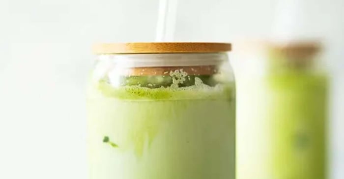 Iced Matcha Collagen Latte