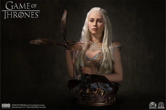 Realistic Daenerys bust with 2 small dragons from Game of Thrones