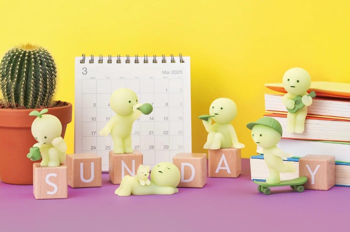 The Smiski Glow: Why Everyone’s Falling for These Mini Mystery Figures in 2025